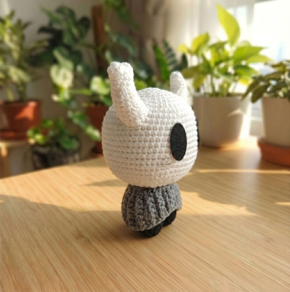 Hollow Knight Amigurumi (Fan Art) - The Knight