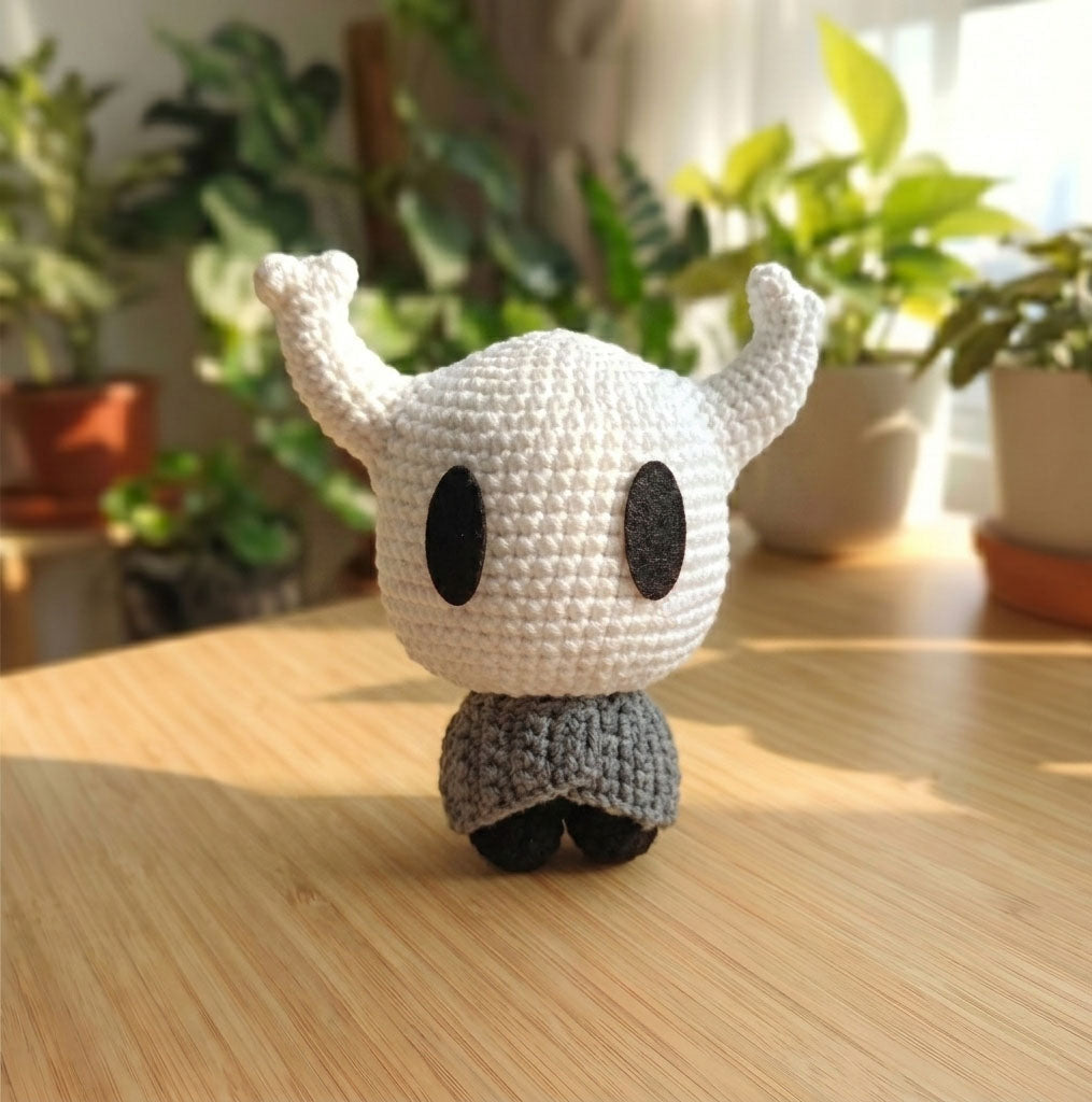 Hollow Knight Amigurumi (Fan Art) - The Knight