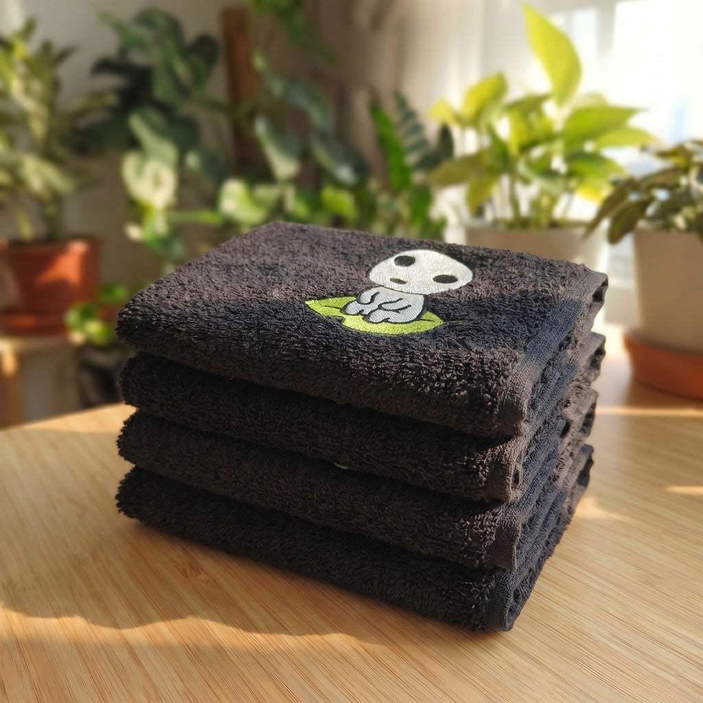 Asciugamano Ricamato Kodama sulla Foglia (Fan Art)